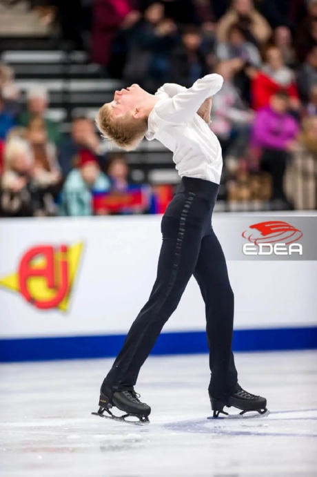 Ice Gallery Skates U.S.